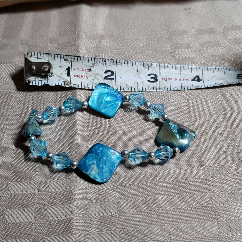 Aqua Shell and Crystal stretch bracelet (25) - Picture 3 of 3